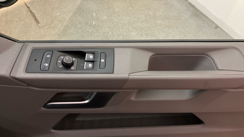 Volkswagen Transporter T32 Swb Diesel Special Edition 2.0 BiTDI 204 Sportline Black Ed Kombi Van DSG